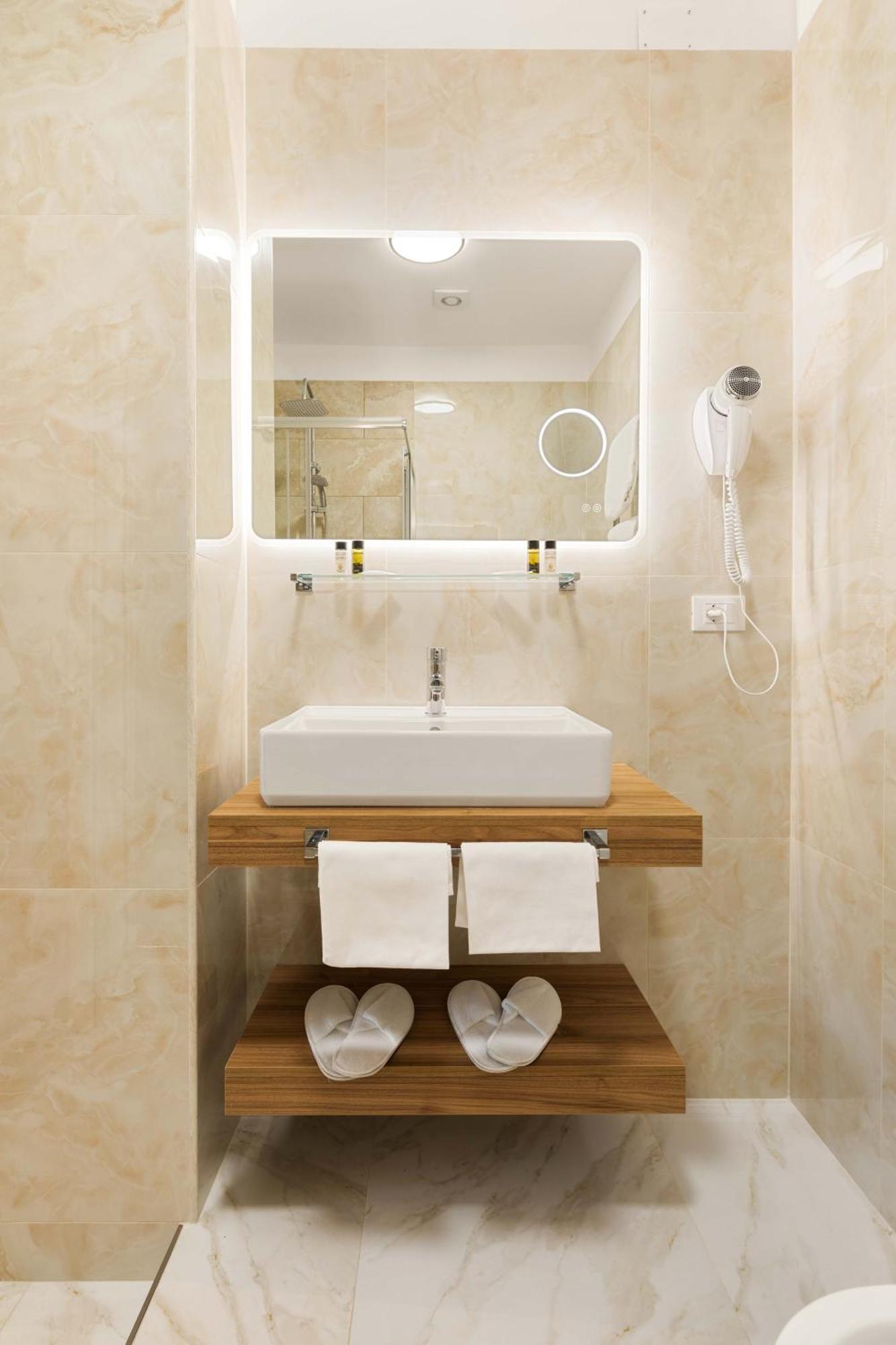 Albadea Deluxe Hotel Rome Exterior photo